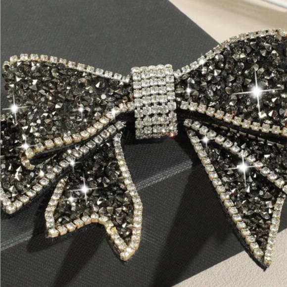 New stylish rhinestone pin - Picture 2 of 4